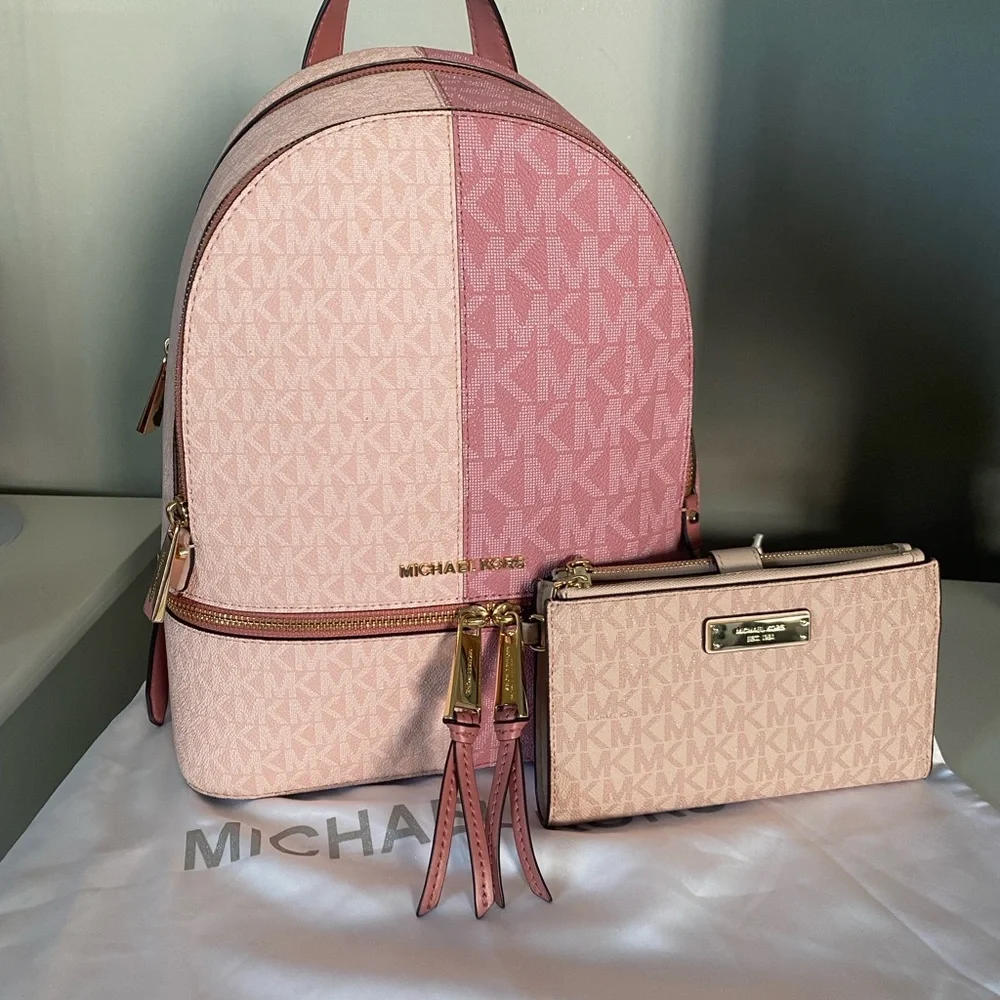 Michael Kors Rhea medium backpack and matching wallet - Picture 2 of 14